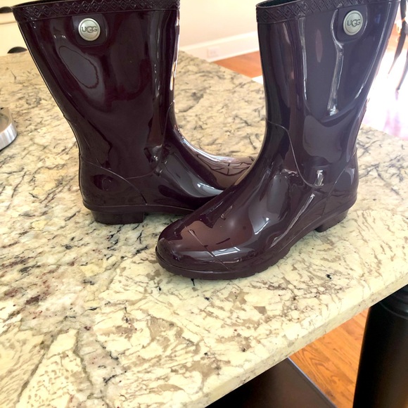 UGG Shoes Ugg Sienna Rain Boot Size 9 High Gloss Port Eggplant